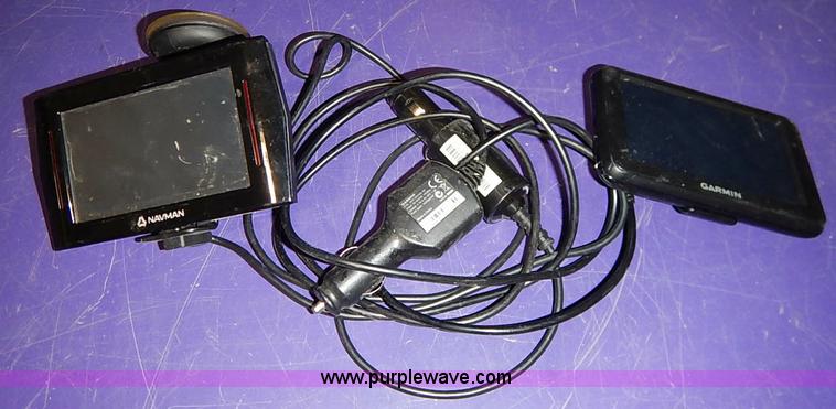 image for item AV9646 (2) GPS units