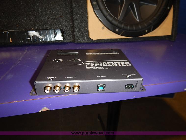 image for item AV9647 Assorted car audio equipment