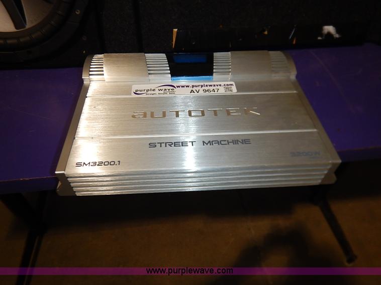 image for item AV9647 Assorted car audio equipment