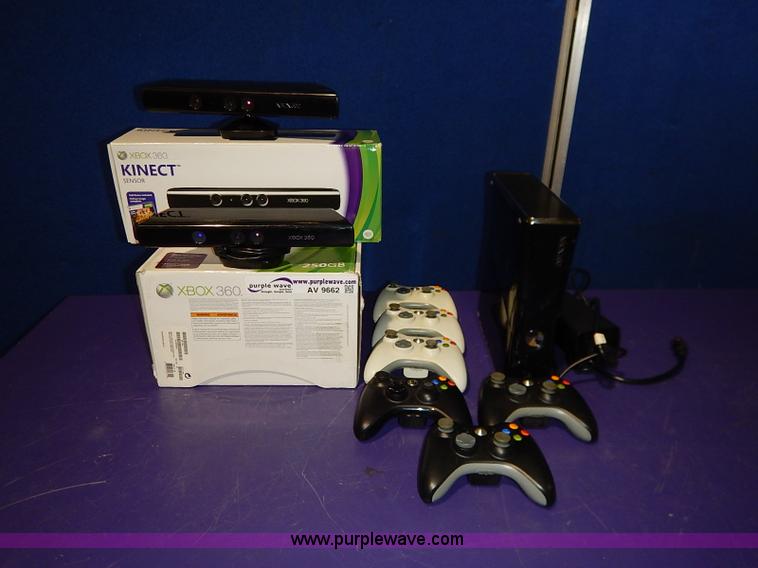 image for item AV9662 Xbox 360 game system