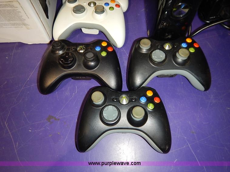 image for item AV9662 Xbox 360 game system