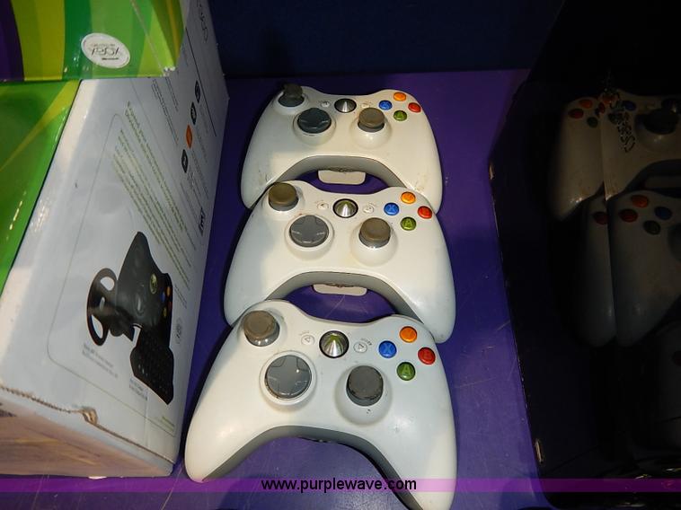 image for item AV9662 Xbox 360 game system