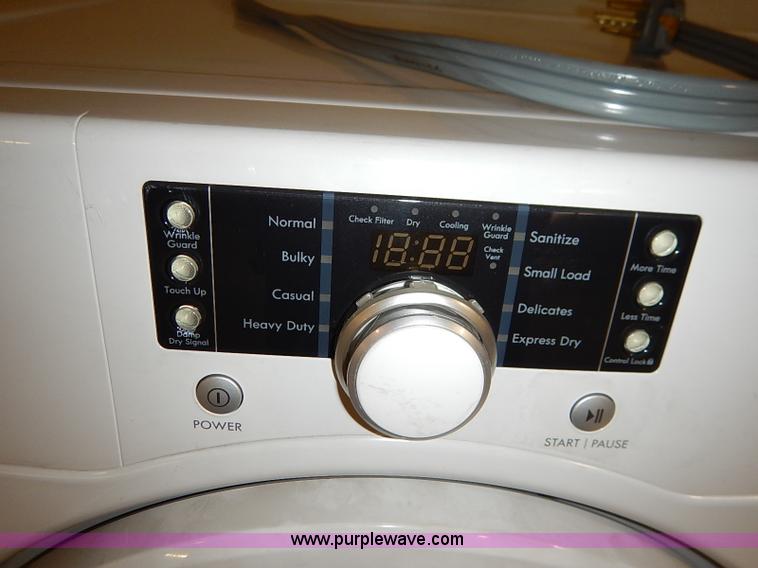 image for item AV9672 Assorted appliances