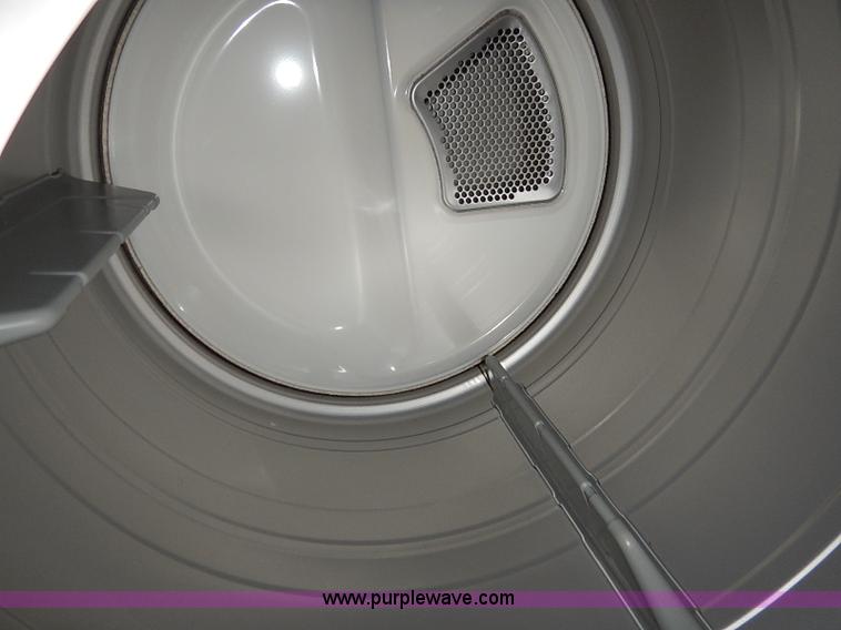 image for item AV9672 Assorted appliances