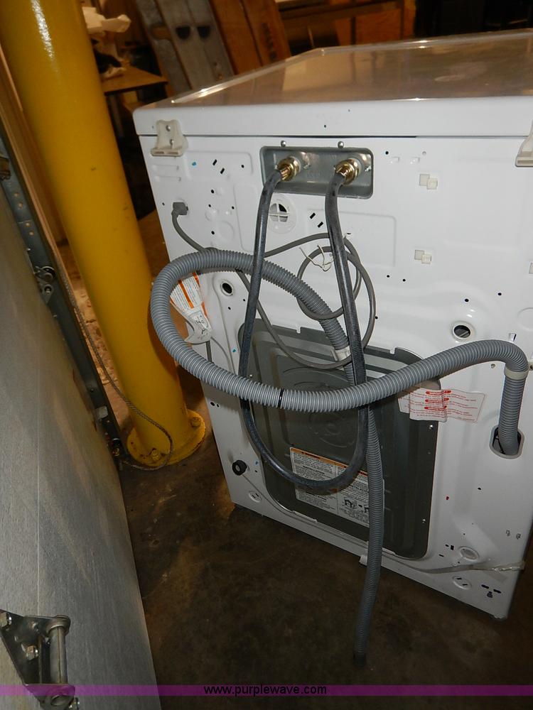 image for item AV9672 Assorted appliances