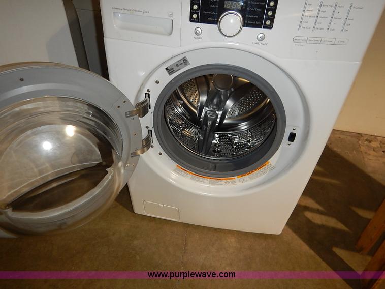 image for item AV9672 Assorted appliances