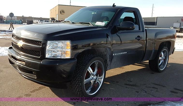 image for item I5196 2009 Chevrolet Silverado 1500 pickup truck
