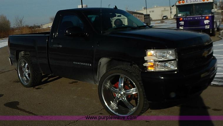image for item I5196 2009 Chevrolet Silverado 1500 pickup truck