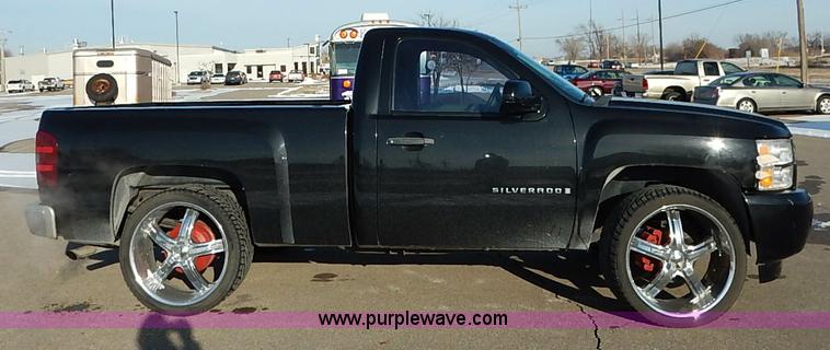 image for item I5196 2009 Chevrolet Silverado 1500 pickup truck