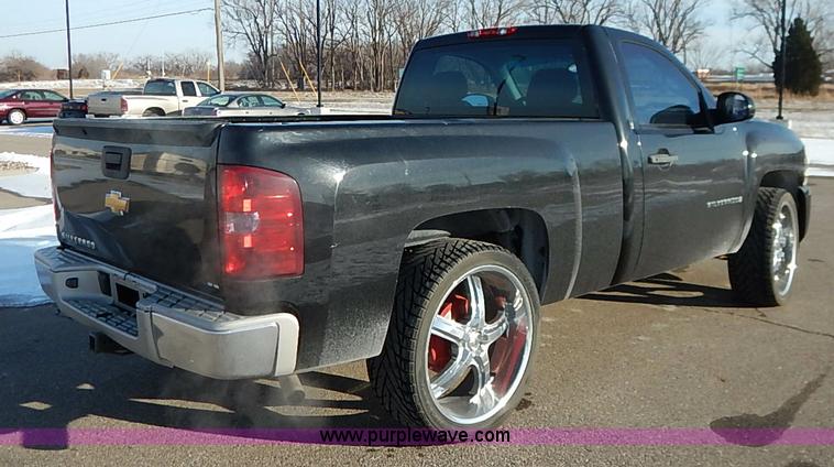 image for item I5196 2009 Chevrolet Silverado 1500 pickup truck