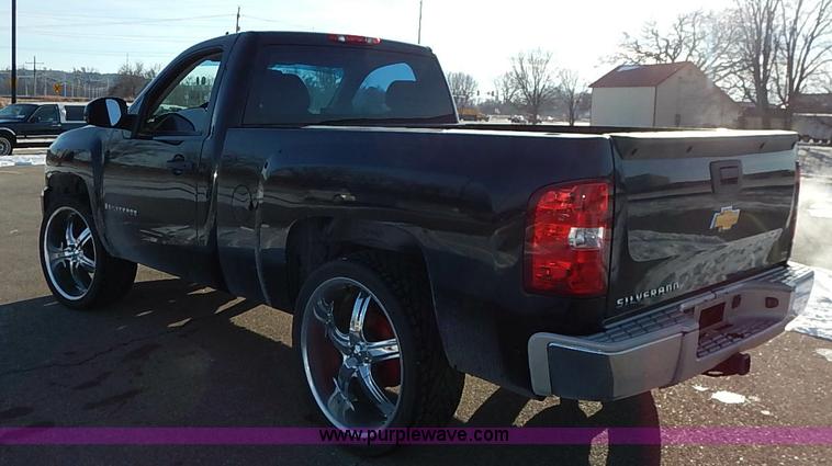 image for item I5196 2009 Chevrolet Silverado 1500 pickup truck