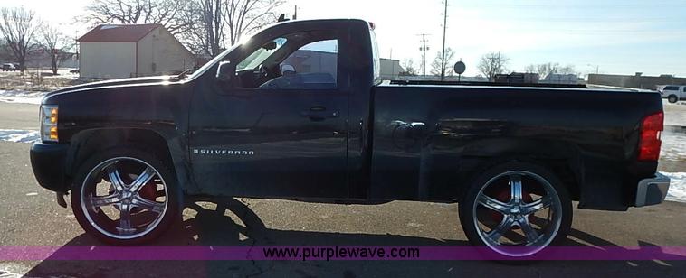 image for item I5196 2009 Chevrolet Silverado 1500 pickup truck