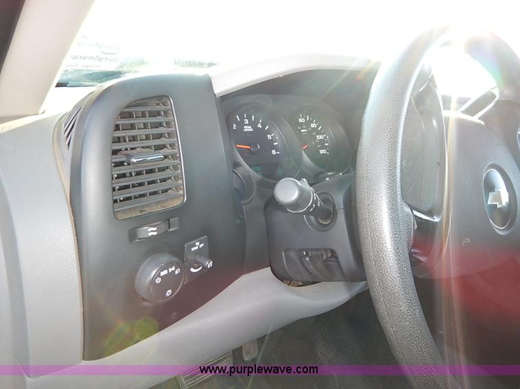 image for item I5196 2009 Chevrolet Silverado 1500 pickup truck