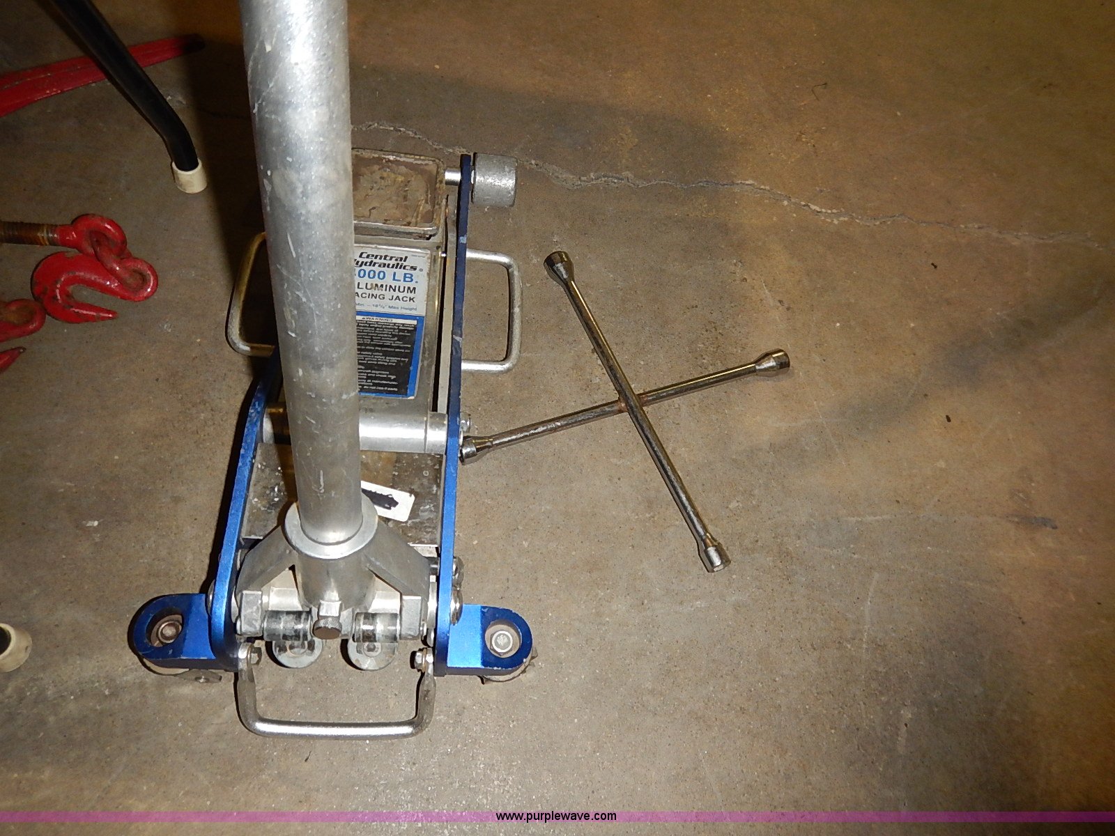 Central Hydraulics aluminum racing jack in Manhattan, KS Item AV9600