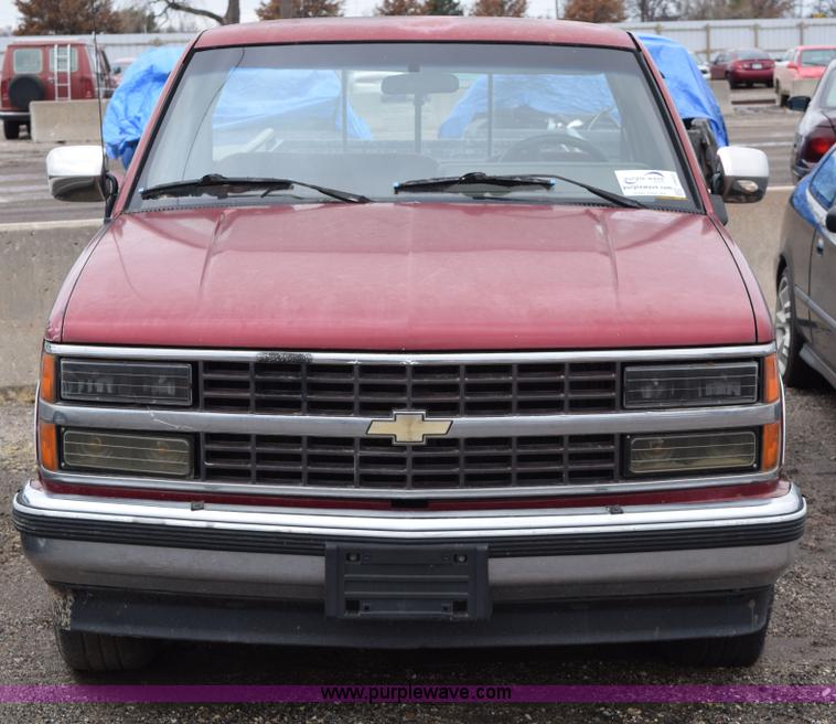 image for item I8542 1991 Chevrolet 1500 pickup truck