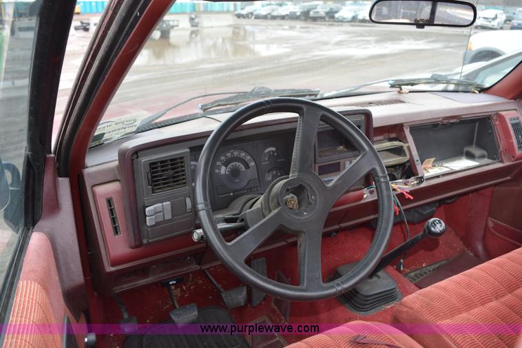 image for item I8542 1991 Chevrolet 1500 pickup truck