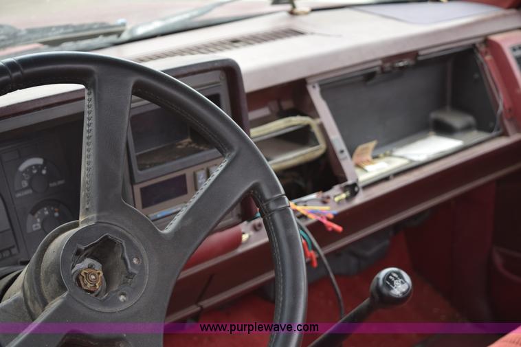 image for item I8542 1991 Chevrolet 1500 pickup truck