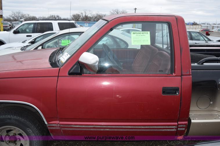 image for item I8542 1991 Chevrolet 1500 pickup truck