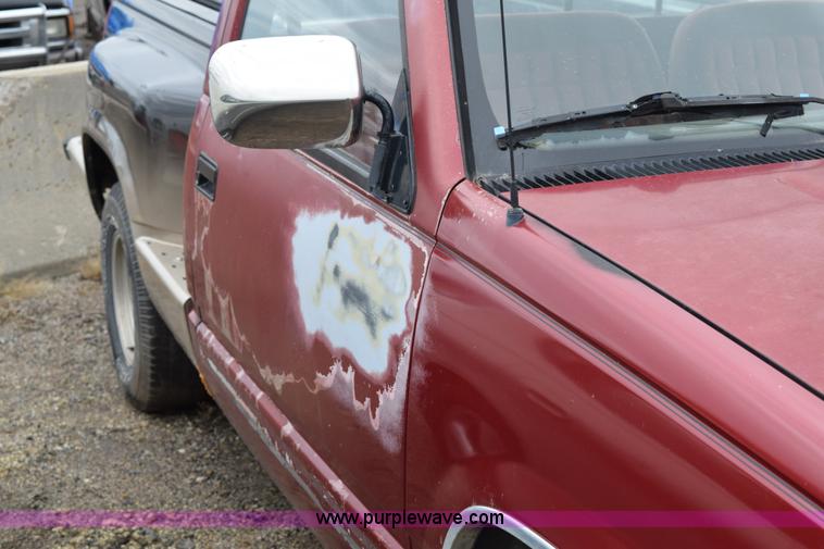 image for item I8542 1991 Chevrolet 1500 pickup truck