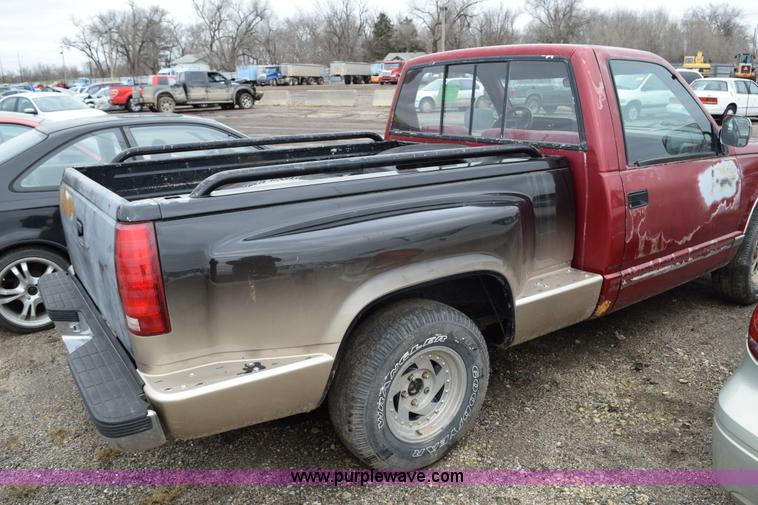 image for item I8542 1991 Chevrolet 1500 pickup truck