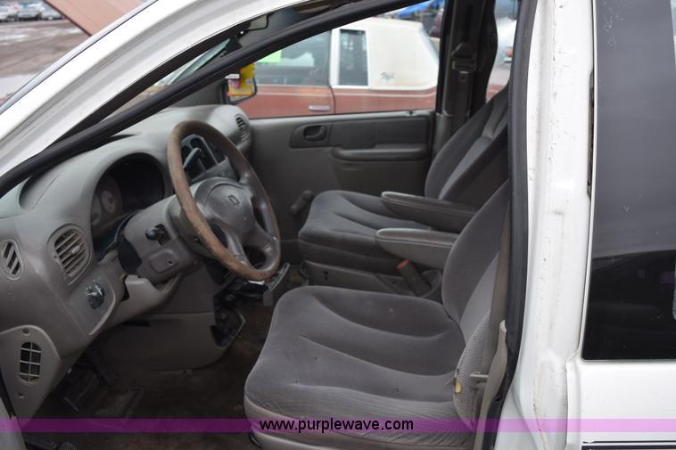 image for item I8545 2001 Dodge Grand Caravan SE van
