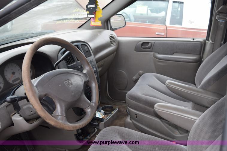 image for item I8545 2001 Dodge Grand Caravan SE van