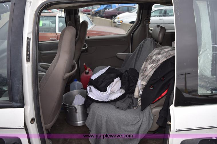 image for item I8545 2001 Dodge Grand Caravan SE van