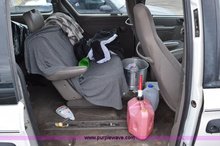 image for item I8545 2001 Dodge Grand Caravan SE van