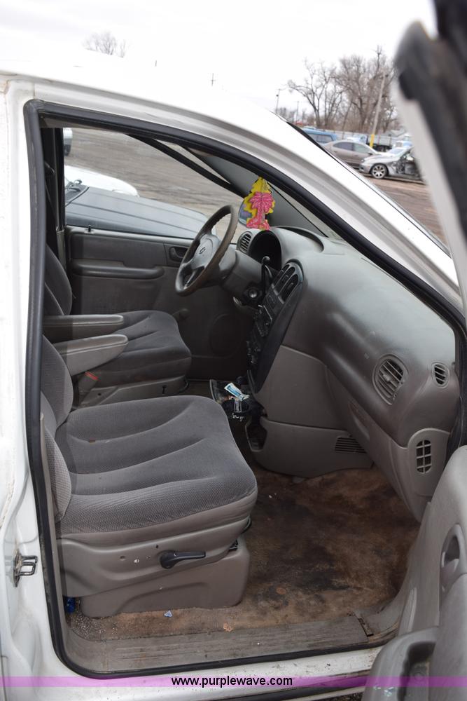 image for item I8545 2001 Dodge Grand Caravan SE van