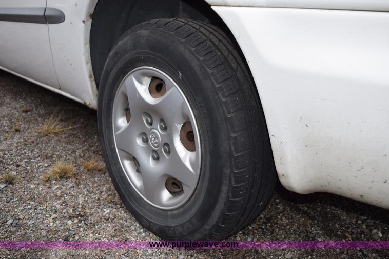 image for item I8545 2001 Dodge Grand Caravan SE van
