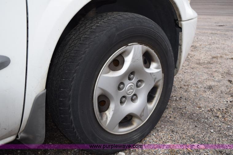 image for item I8545 2001 Dodge Grand Caravan SE van