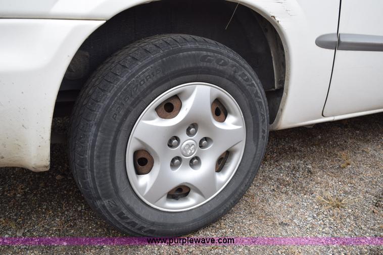 image for item I8545 2001 Dodge Grand Caravan SE van