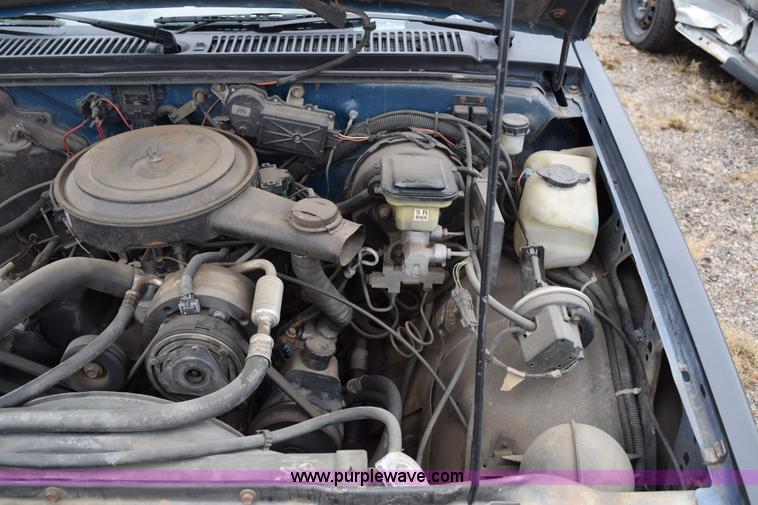 image for item I8546 1992 GMC Sonoma pickup truck