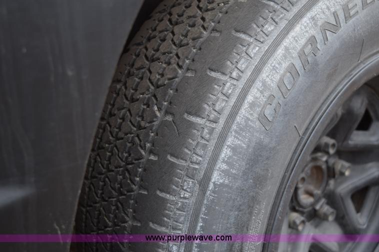 image for item I8546 1992 GMC Sonoma pickup truck