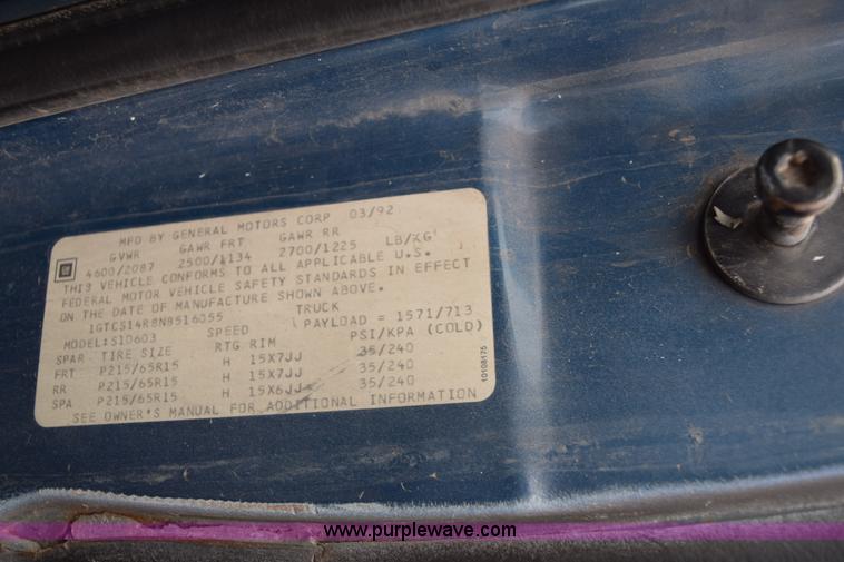 image for item I8546 1992 GMC Sonoma pickup truck