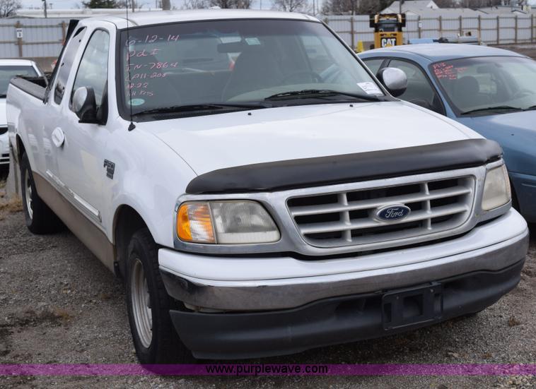 image for item I8551 2000 Ford F150 SuperCab pickup truck