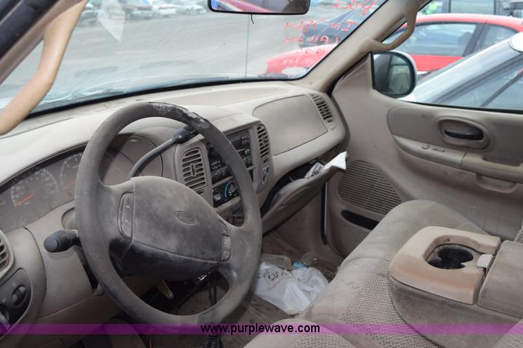 image for item I8551 2000 Ford F150 SuperCab pickup truck