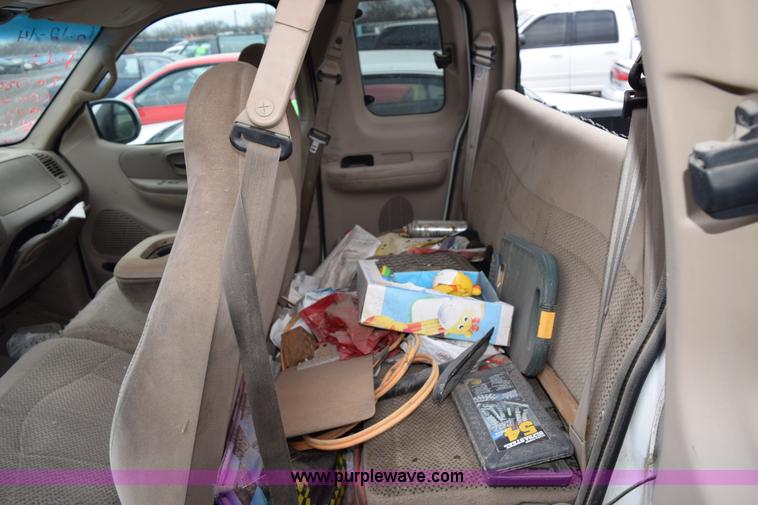 image for item I8551 2000 Ford F150 SuperCab pickup truck