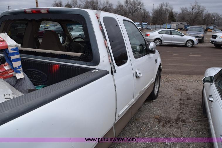 image for item I8551 2000 Ford F150 SuperCab pickup truck