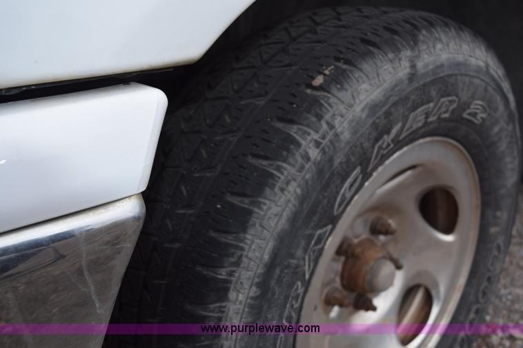 image for item I8551 2000 Ford F150 SuperCab pickup truck