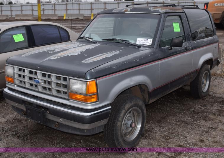image for item I8553 1989 Ford Bronco II SUV