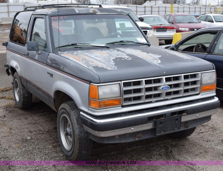 image for item I8553 1989 Ford Bronco II SUV