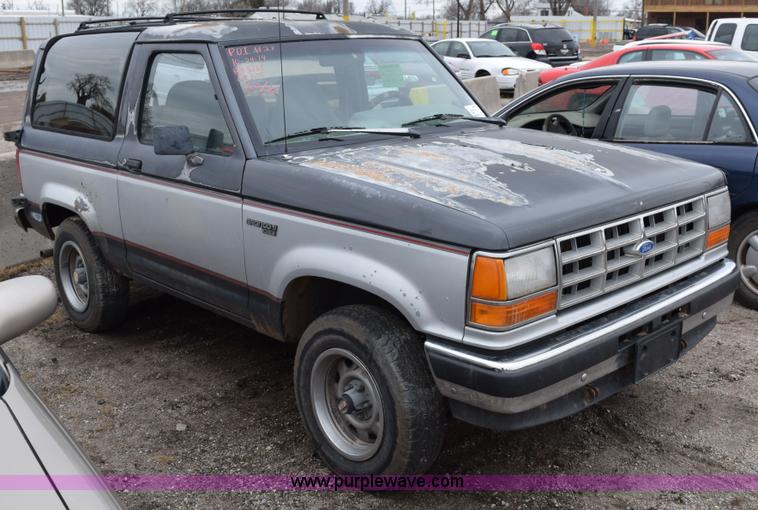 image for item I8553 1989 Ford Bronco II SUV