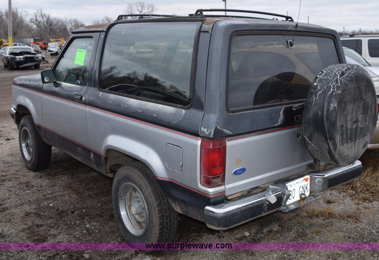 image for item I8553 1989 Ford Bronco II SUV