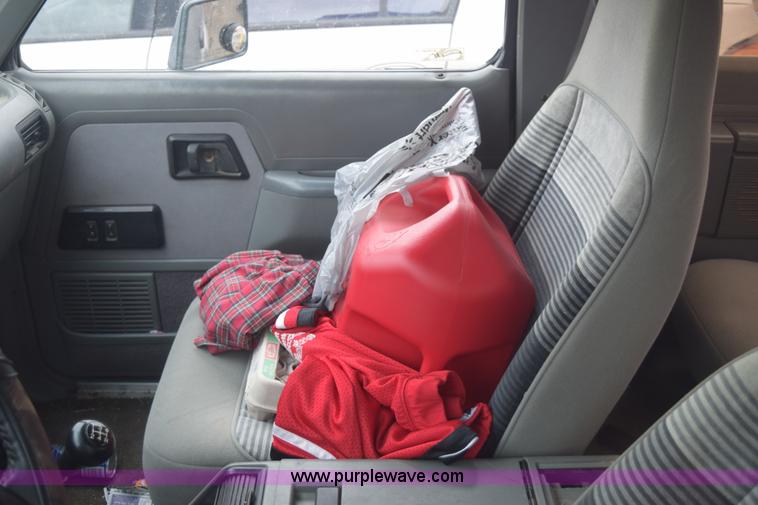 image for item I8553 1989 Ford Bronco II SUV