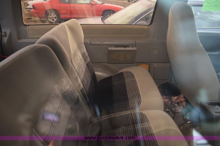 image for item I8553 1989 Ford Bronco II SUV