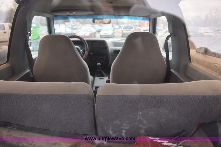 image for item I8553 1989 Ford Bronco II SUV