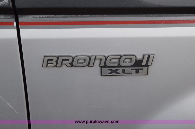 image for item I8553 1989 Ford Bronco II SUV