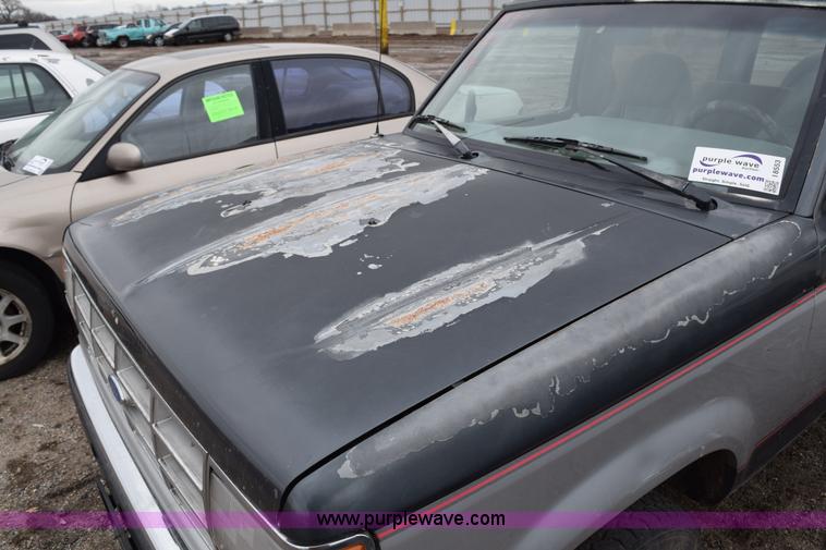 image for item I8553 1989 Ford Bronco II SUV