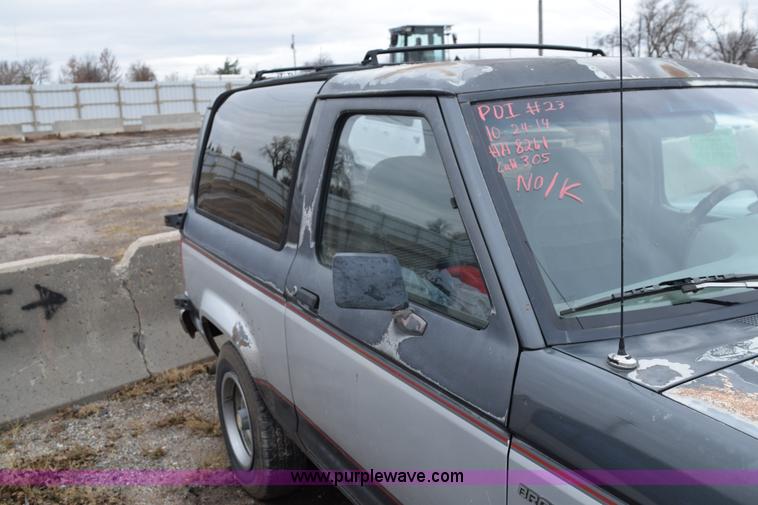 image for item I8553 1989 Ford Bronco II SUV